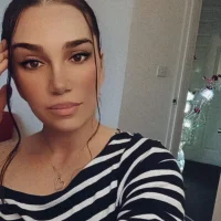 VelvetRose33's Profile Pic