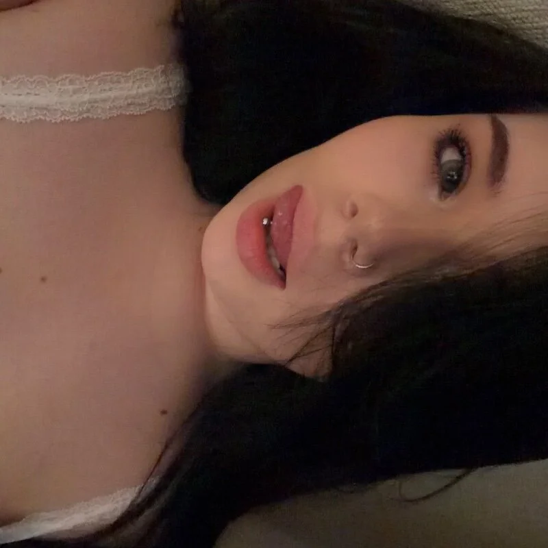 Mona_Esty profile photo