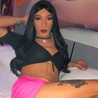 Shantal_GoldenDesire_23cm webcam model