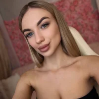 ArinaWong 头像图片