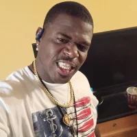 VIVEEMARLEE86's Profile Pic
