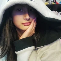 Gambar Profil kenyamoiira_