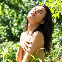 reyna_queen