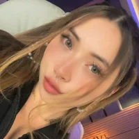 Mariana_Castro9 Adlı Modelin Avatarı