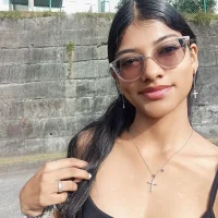Nira_Lux Stripchat