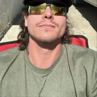 صورة الملف الشخصي لـ youngcanadasluts