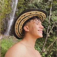 รูปโปรไฟล  ์ของ charly_926