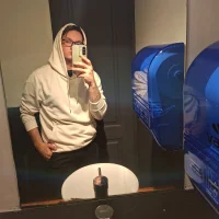 julio23-2's Avatar Pic