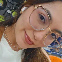 Adeelinna_'s Avatar Pic