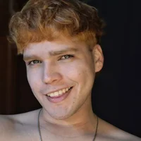 Goatlucas Φωτ, Προφίλ