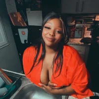 QUEENCURVELLA's Avatar Pic
