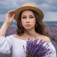 TiffanyYouwerts profilbillede