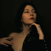 Gambar Profil IrenePowers