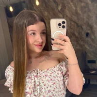 Rosaline_lov's Avatar Pic