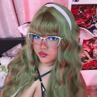 MissCurvyTop Adlı Modelin Avatarı