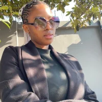 -Myca- Φωτ, Προφίλ