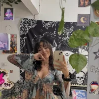 Nikki_Bloom69
