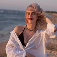 LizzyDrews's Profile Pic