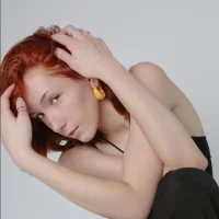 JuliaBlare's Avatar Pic