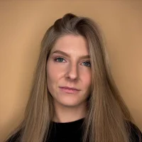 LynnBulson's Profile Pic