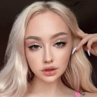 Mae_Barbie's Avatar Pic