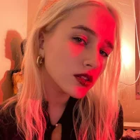 LilElfies Φωτ, Προφίλ