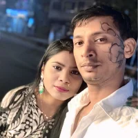 redqueenn Φωτ, Προφίλ