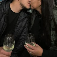 Samantha-and-Ian's Profile Pic