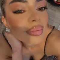 Flaviiaaaaaaa's Profile Pic