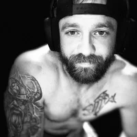 8inchHOLEpunchs profilbillede