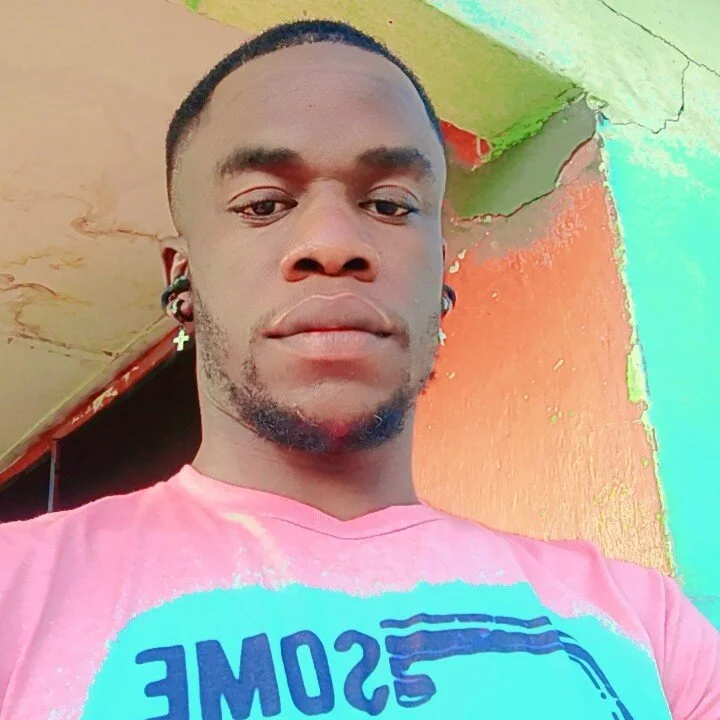 decent32 profile photo