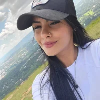 miss_luciana's Profile Pic