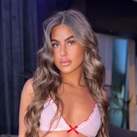 Nikola_Olivia