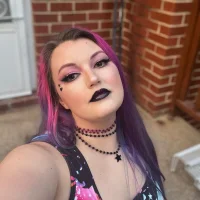 SelenaShyne's Avatar Photo