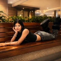 chloe_larson Avatarbild