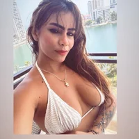Holly_22's Avatar Pic