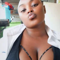Curvycutie012 webcam