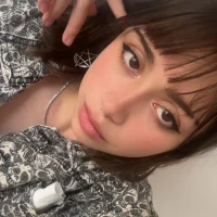 abril_lott avatarképe