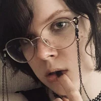 SallySton Φωτ, Προφίλ