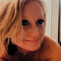Zoeysrare's Profile Pic