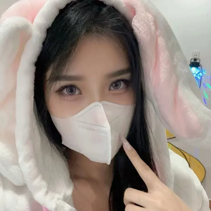 Tieu-May Stripchat profile image