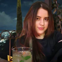 Sabrina_petit's Profile Pic