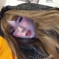 Slika avatara modela Noahcryptic