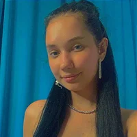 Monica_Cam Φωτ, Προφίλ