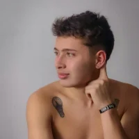 Julian-wolf18 webcam