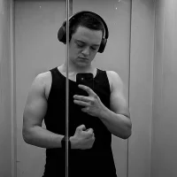 Derrick_Frost webcam