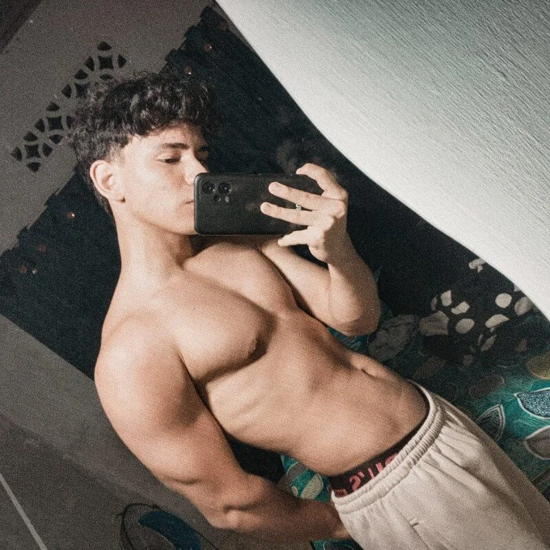 Adrian_hot01 profile photo