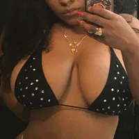 prettybrown13's Profile Pic