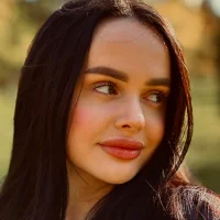 Slika avatara modela DinaTasty
