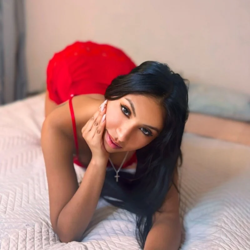 BrunetteBliss69 profile photo